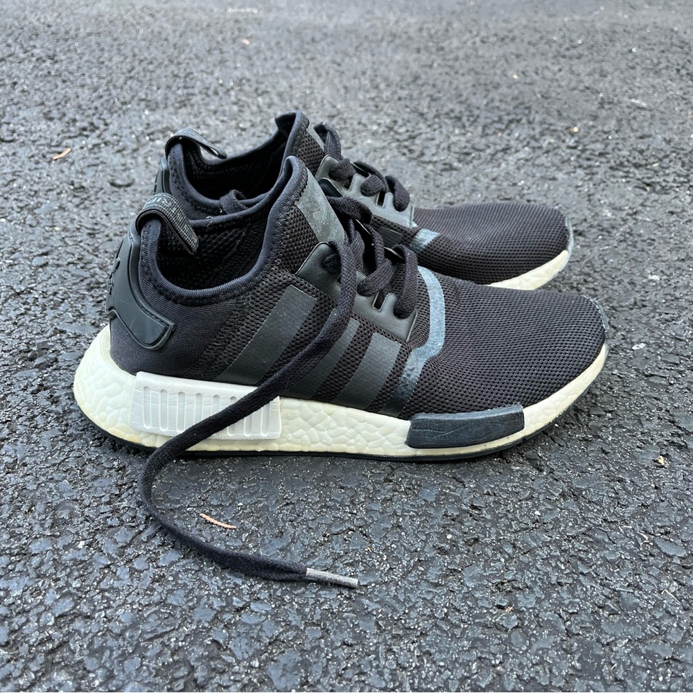 Black Adidas sneakers, women’s size 6